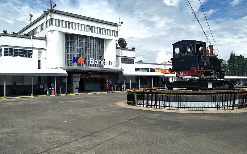 Stasiun Bandung & West Java Rail Hubs